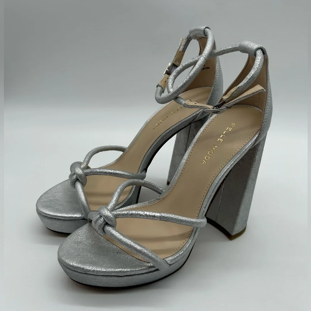 Pelle Moda Metallic Silver Platform Block Heel Suede Women’s Sandals – Size 9.5